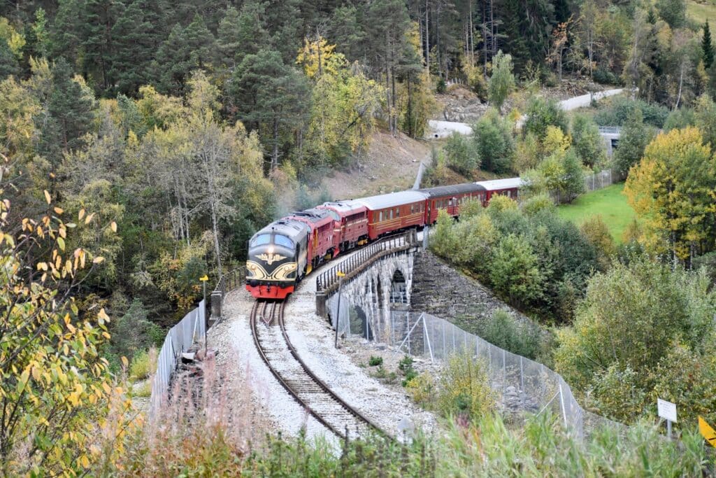 Raumabanen 100 år Kylling bru med trippel Di3 tog 7070 21. september 2024 kt