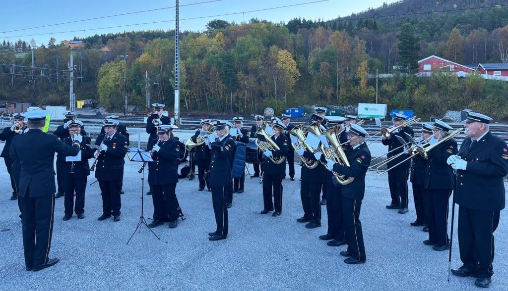 Korps på Dombås stasjon