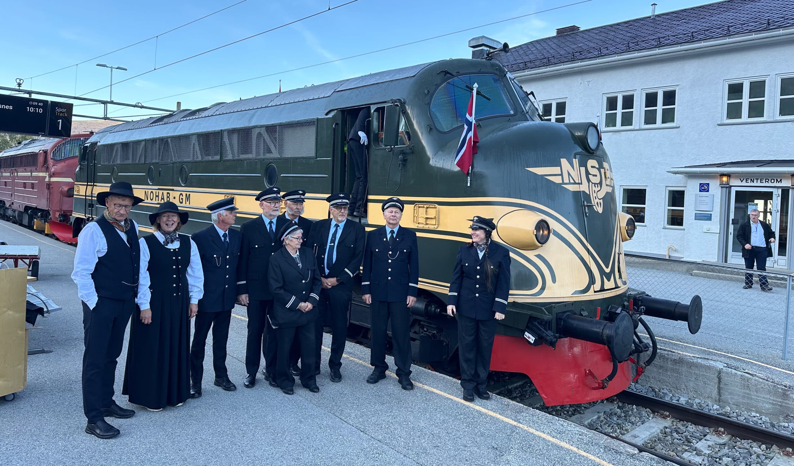 Jubileumstoget på Dombås stasjon