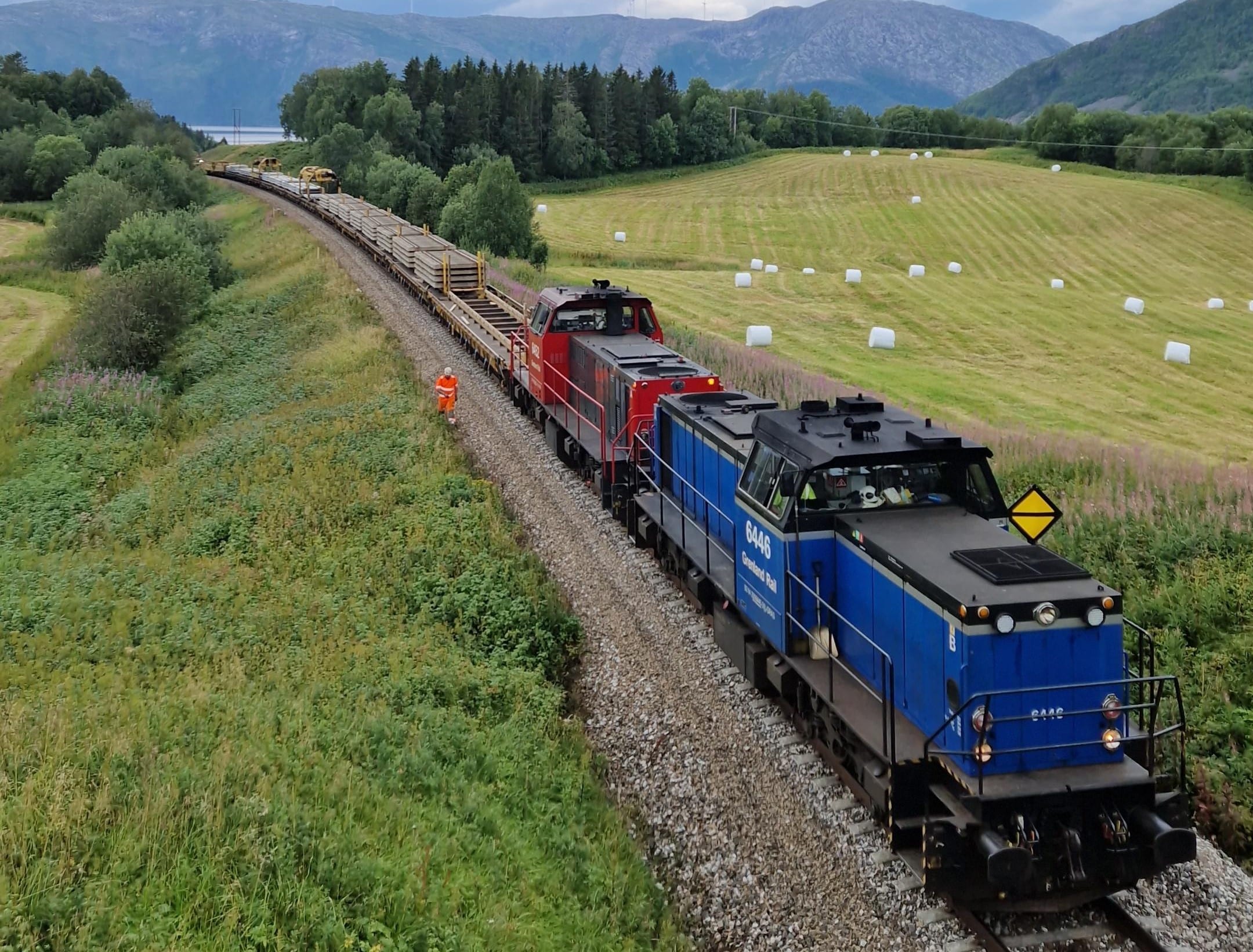 Hele tog ble kjørt med sviller fra fabrikken ved Hønefoss nordover til Mosjøen-området.